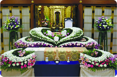 桃色の花祭壇